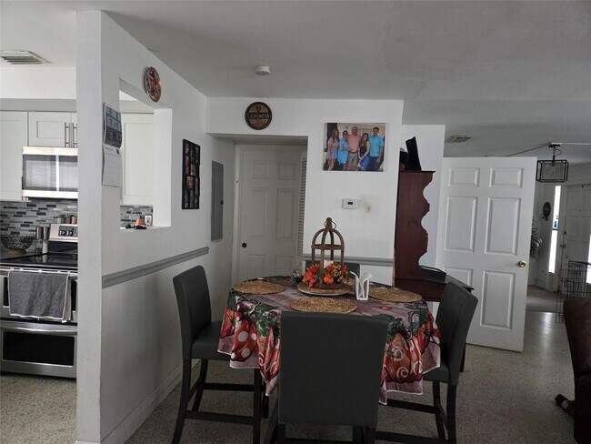 Foto del edificio - 2630 SW 49th Ct