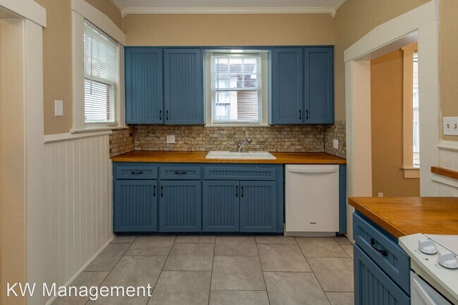 Building Photo - 2 br, 2 bath House - 2249 Hazel St