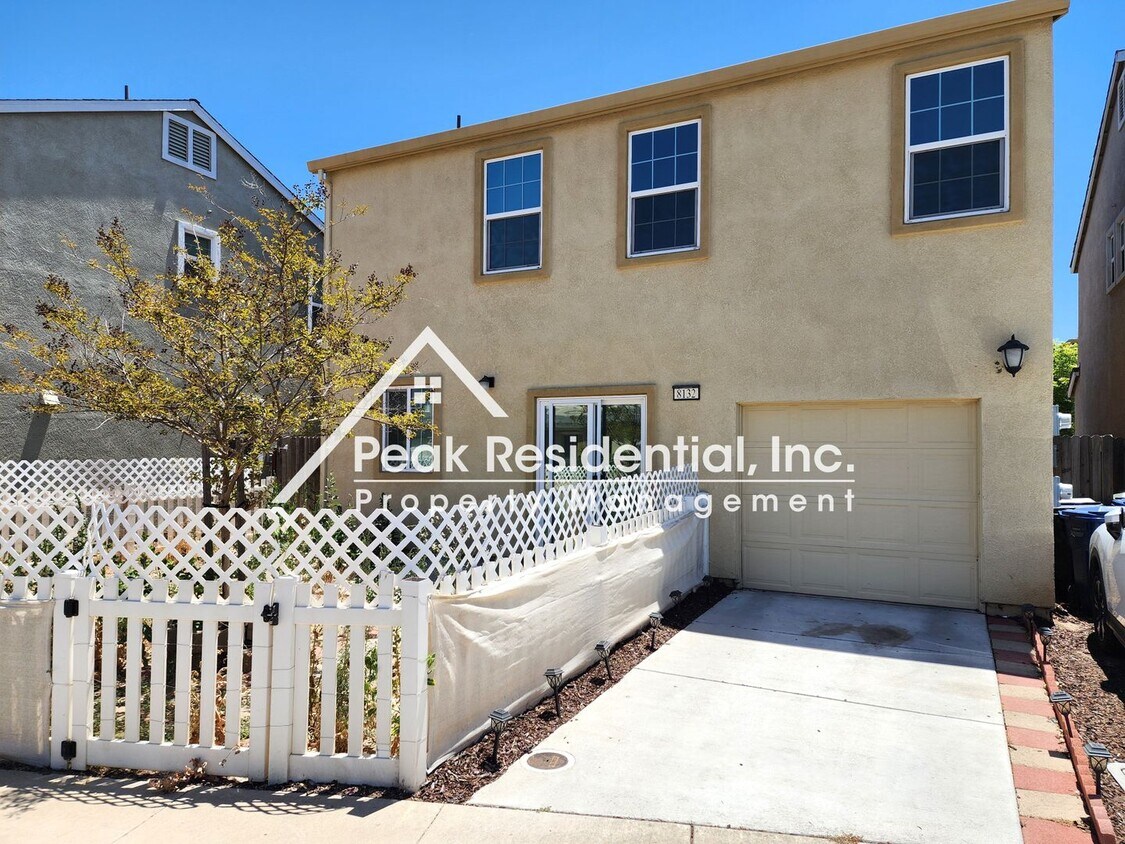 Foto del edificio - Newer 3bd/2.5 ba Home with 1 Car Garage in...