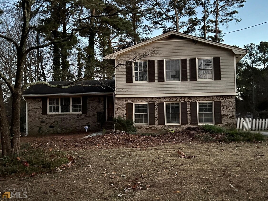 4722 Dr SW, Lilburn, GA 30047 House for Rent in Lilburn, GA