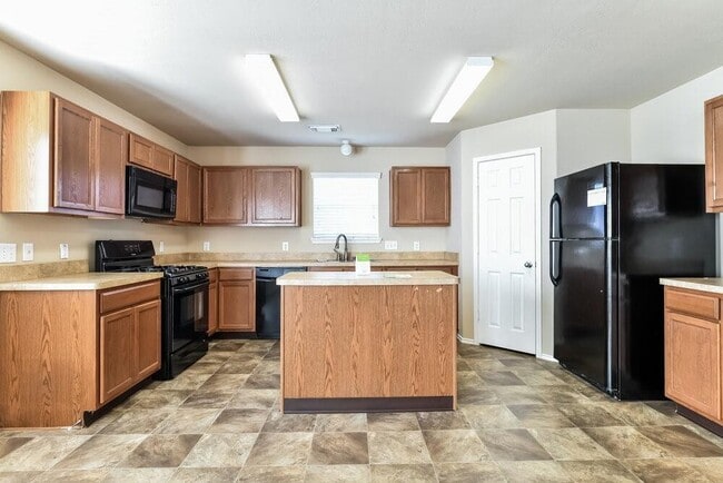 Building Photo - 2527 Floral Bloom Way