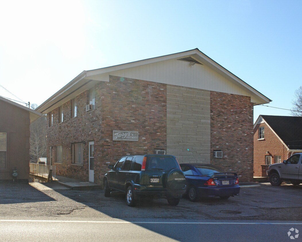Primary Photo - Toary's Apartments