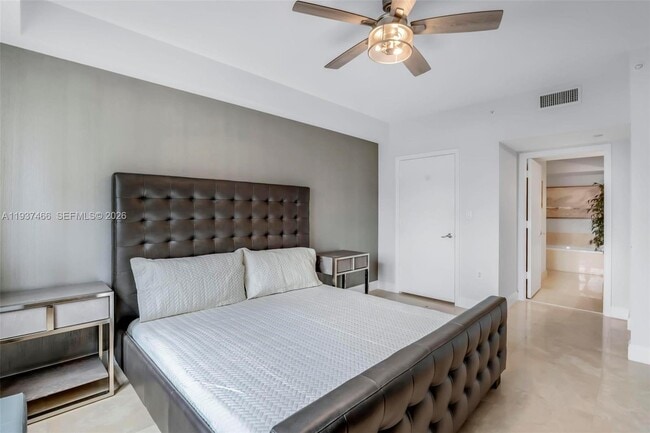 Foto del edificio - 20000 E Country Club Dr