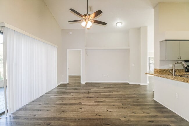 Building Photo - 10439 Norvell Rd