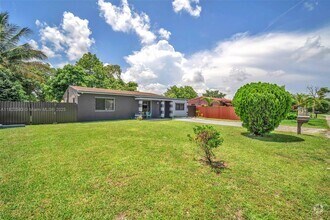 Building Photo - 14600 NW 11th Ct