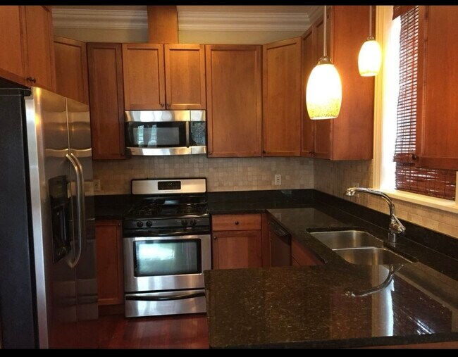 Foto del edificio - 3543 N Narragansett Ave