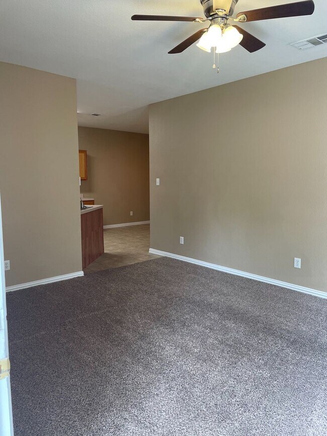 Foto del edificio - 991 Sierra Vista Ct