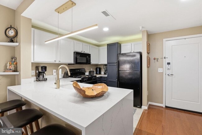 Foto del edificio - 350 G St SW