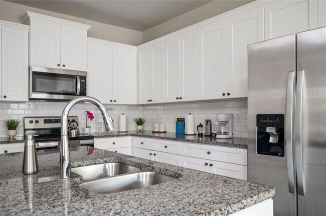 Foto del edificio - 7126 Chara Ln