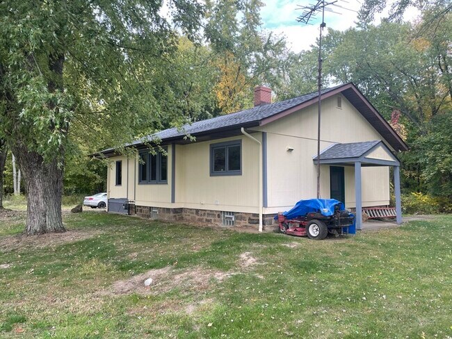 Foto del edificio - 2 bedrooms in Chippewa Township ~