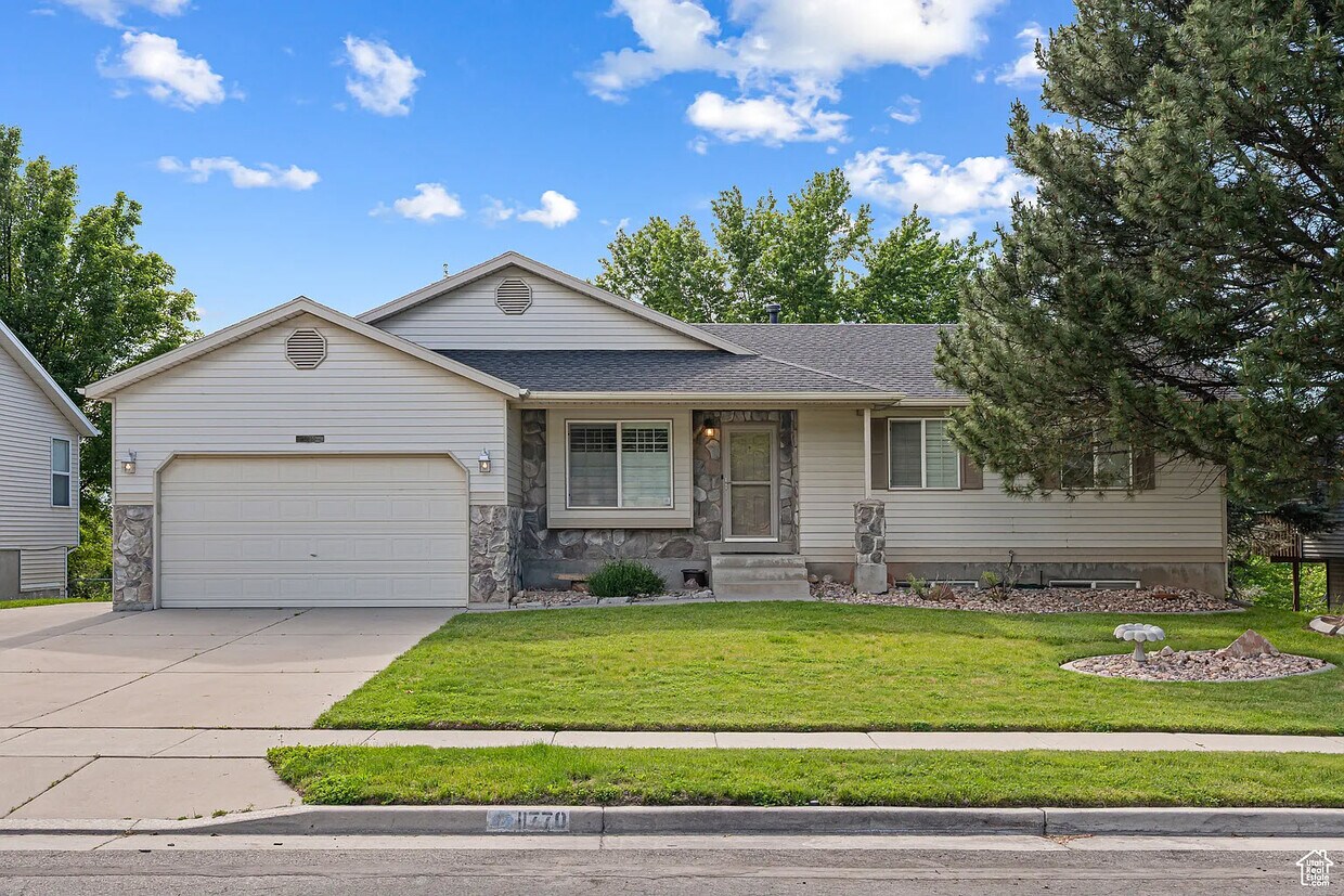Front - 11770 S Dry Creek Rd