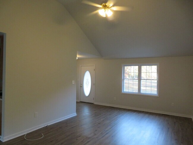 Foto del edificio - Dinwiddie VA