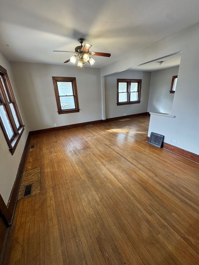 Building Photo - 1211 Bell Ave