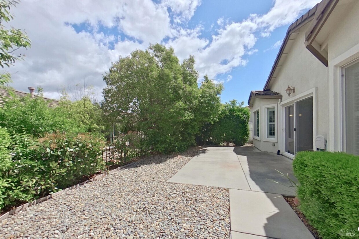 Primary Photo - 708 Livingston Pl