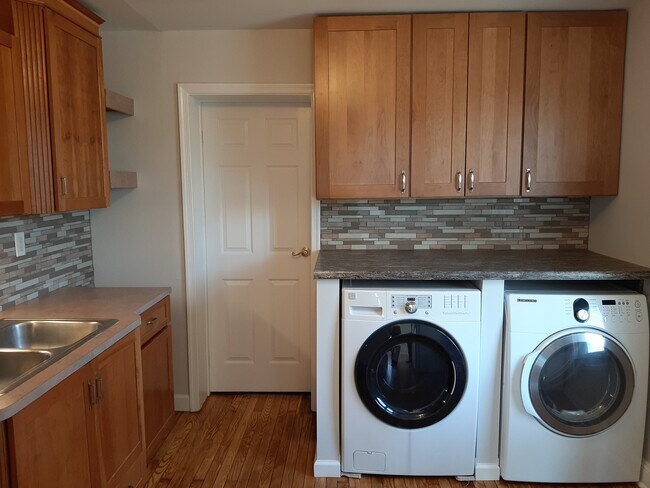 Kitchen - 1545 Cortland Ave