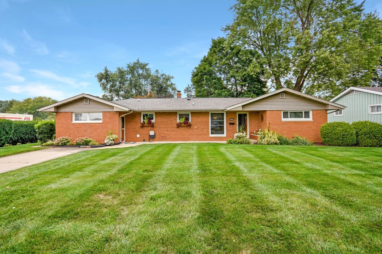 504 Orlando Ave, Normal, IL 61761 House Rental in Normal, IL