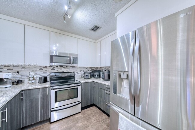 Foto del edificio - 10000 SW 147th Ct