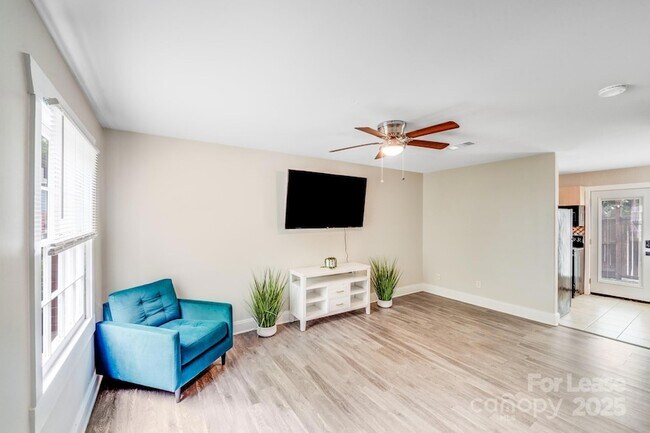 Foto del edificio - 638 Chipley Ave