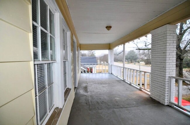 Foto del edificio - 2030 Madison Ave