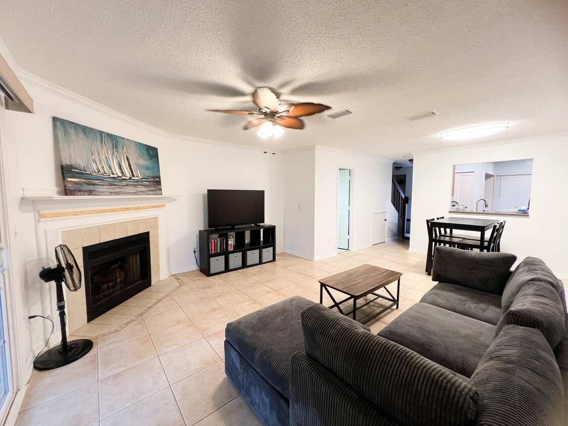 Primary Photo - 7623 Baymeadows Cir W