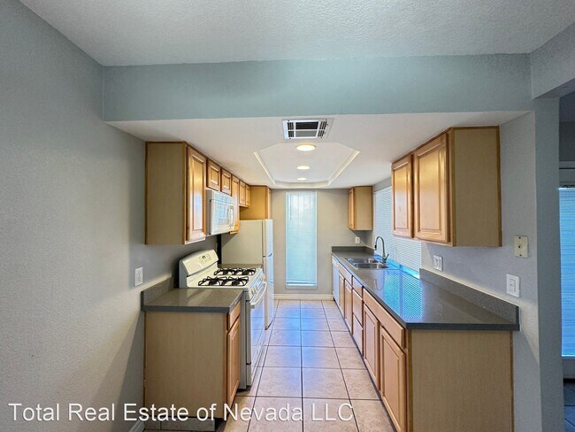 Building Photo - 2 br, 1 bath House - 1440 Vegas Valley Dri...