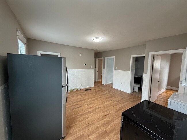 Building Photo - 10 Acton St