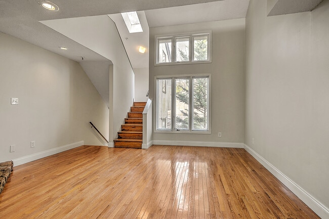 Building Photo - 109 Beechnut St