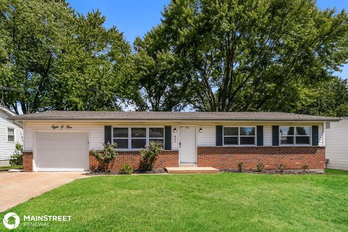 Foto principal - 805 MARY JO LN, HAZELWOOD, MO 63042