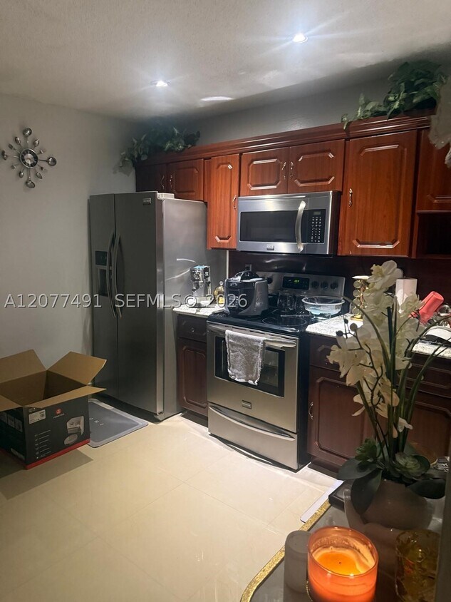 Foto del edificio - 275 W 68th St