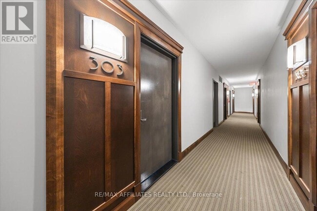 Building Photo - 238 Besserer St