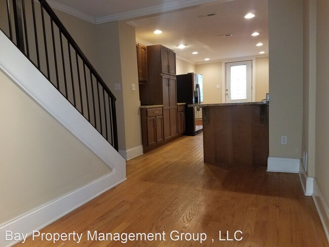 Building Photo - 3 br, 2.5 bath House - 104 S Regester St
