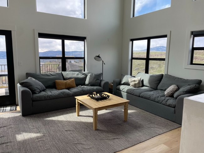 Building Photo - 40740 Clearview Dr N