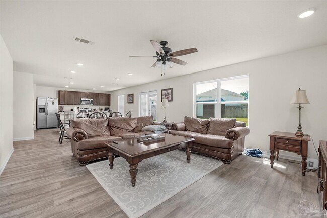 Building Photo - 6256 Churchill Cir