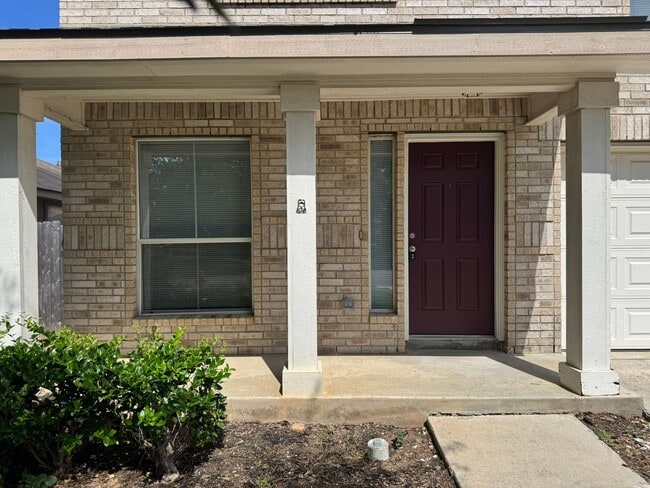 Building Photo - 8943 Walnut Springs