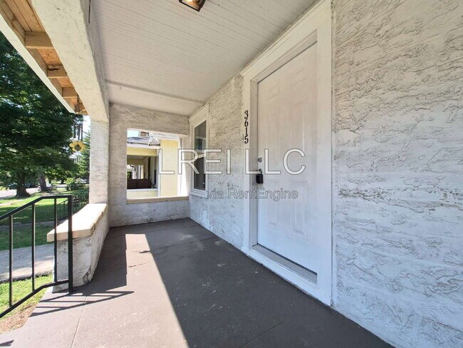 Building Photo - 3615 Del Park Terrace