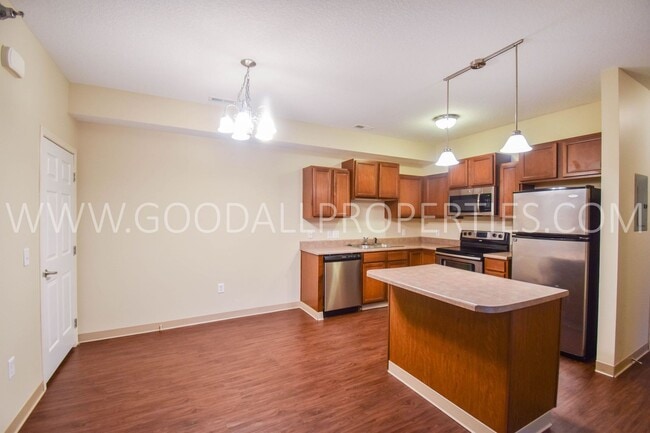 Building Photo - 3 Bedroom, 2 Bath Condo in Johnston w/ Garage