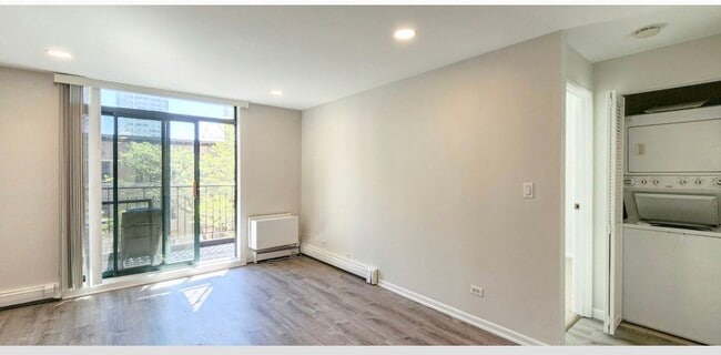 Building Photo - 3900 N Pine Grove Ave