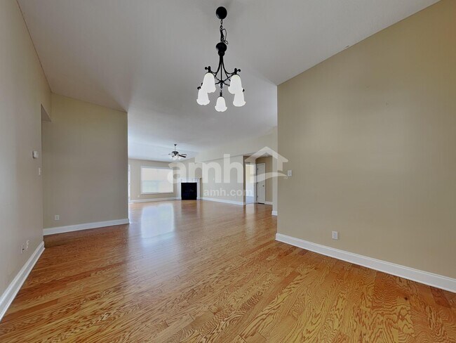 Foto del edificio - 1061 Saint Johns Dr