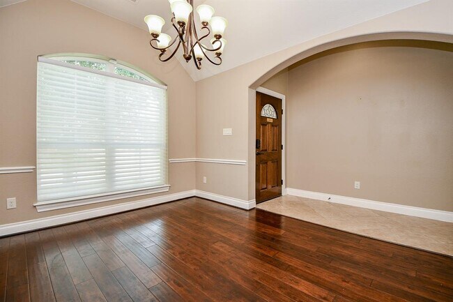 Foto del edificio - 26115 Serenity Oaks Dr