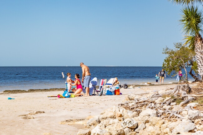 Sunset park and Howard park have beaches in Tarpon Springs.