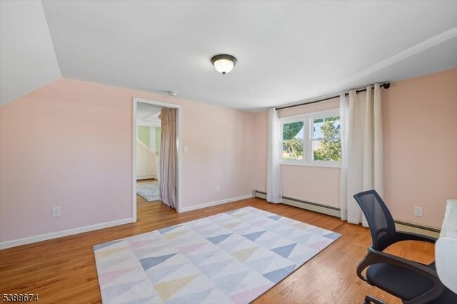 Foto del edificio - 7 Birchwood Rd