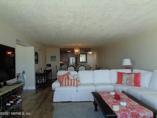 Building Photo - 2100 Ocean Dr S