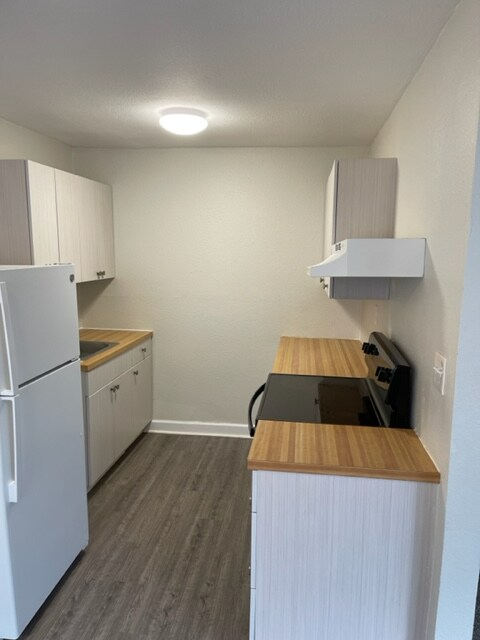 Building Photo - 2412 Azalea Garden Rd