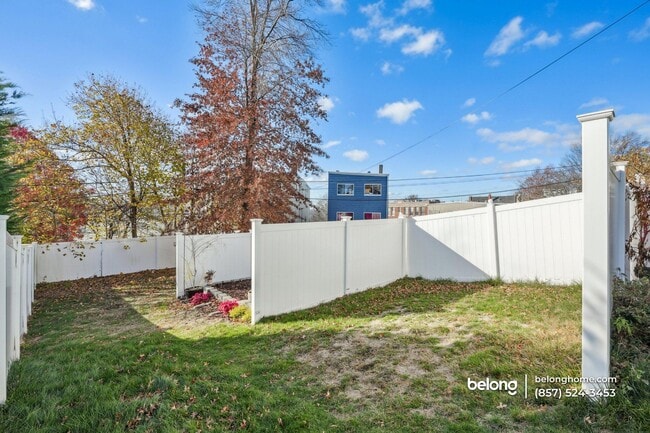 Building Photo - 77 Byron St