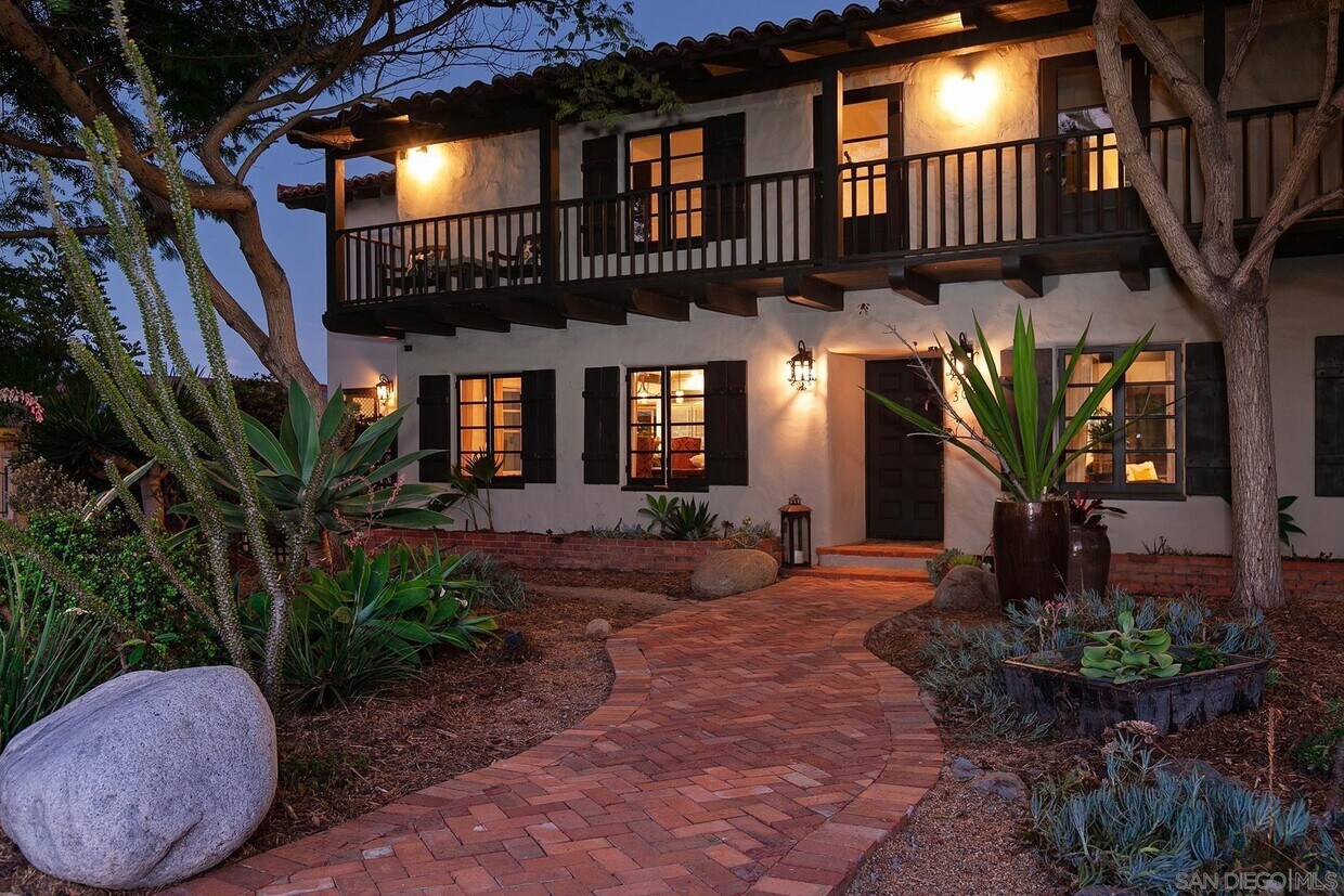 Foto principal - 3626 Hyacinth Dr