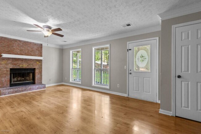 Foto del edificio - 2733 Oakwood Dr