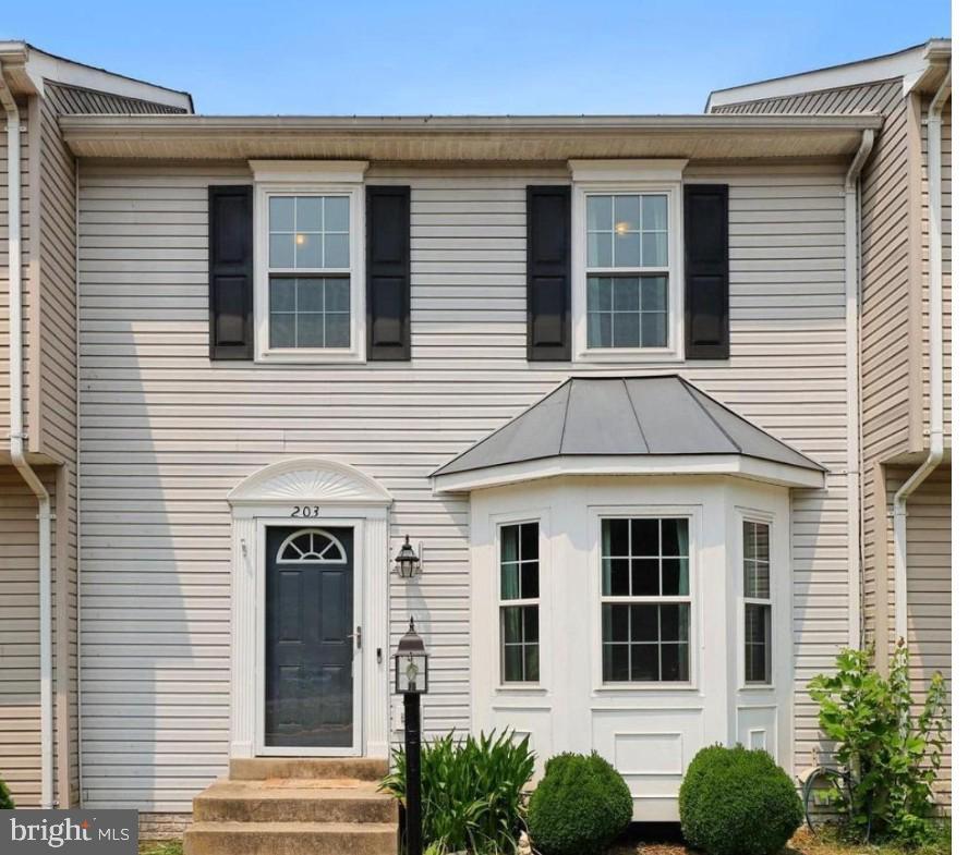 Foto principal - 203 Potomac Hills Dr