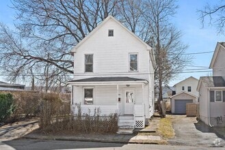 Building Photo - 29 Thompson St