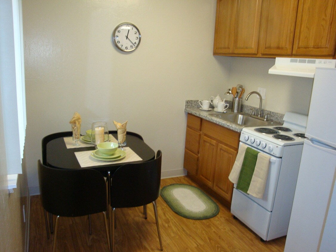 Primary Photo - 2283 Latham St