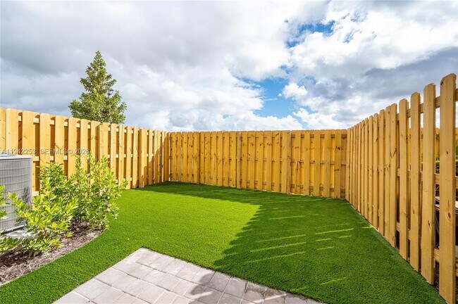 Foto del edificio - 2747 SE 26th Rd